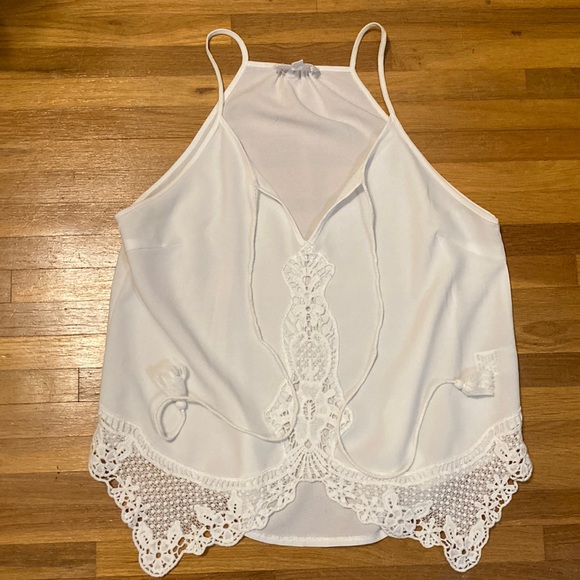 L'ATISTE Tops - *last chance!!* L’atiste | Women’s white tank with open/floral print mid front